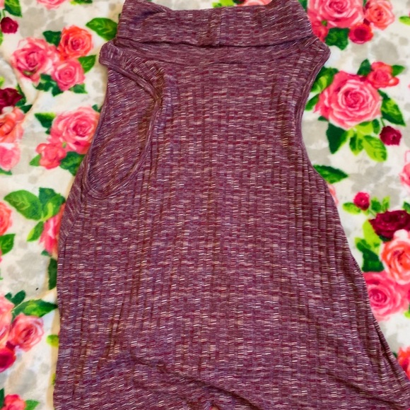 Sleeveless turtleneck vest - Picture 5 of 5